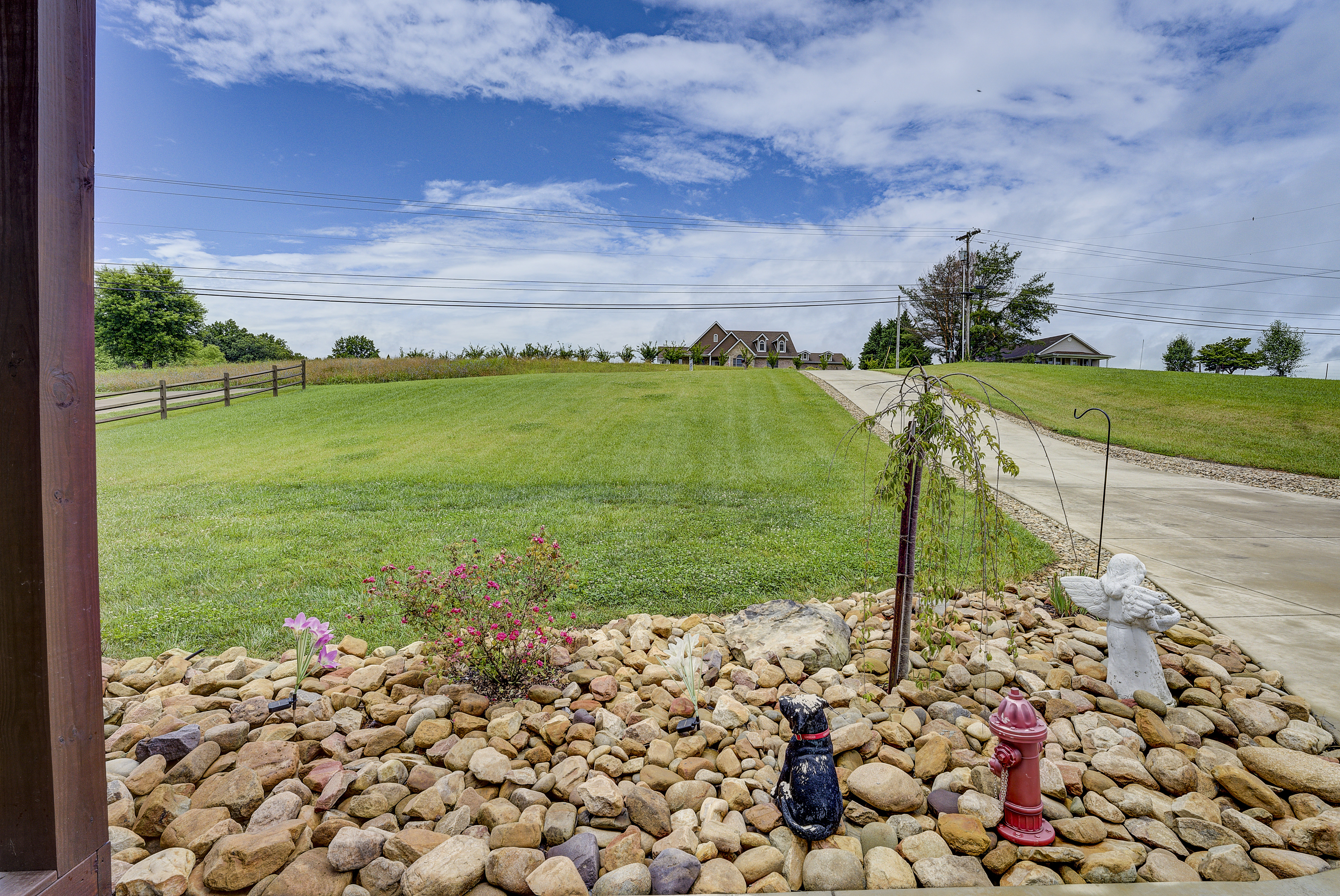 Jonesborough, Tennessee, 37659, United States, 3 Bedrooms Bedrooms, ,3 BathroomsBathrooms,Residential,For Sale,2000637