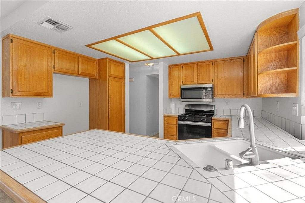 Yucaipa, California, 92399, United States, 3 Bedrooms Bedrooms, ,3 BathroomsBathrooms,Residential,For Sale,1978700