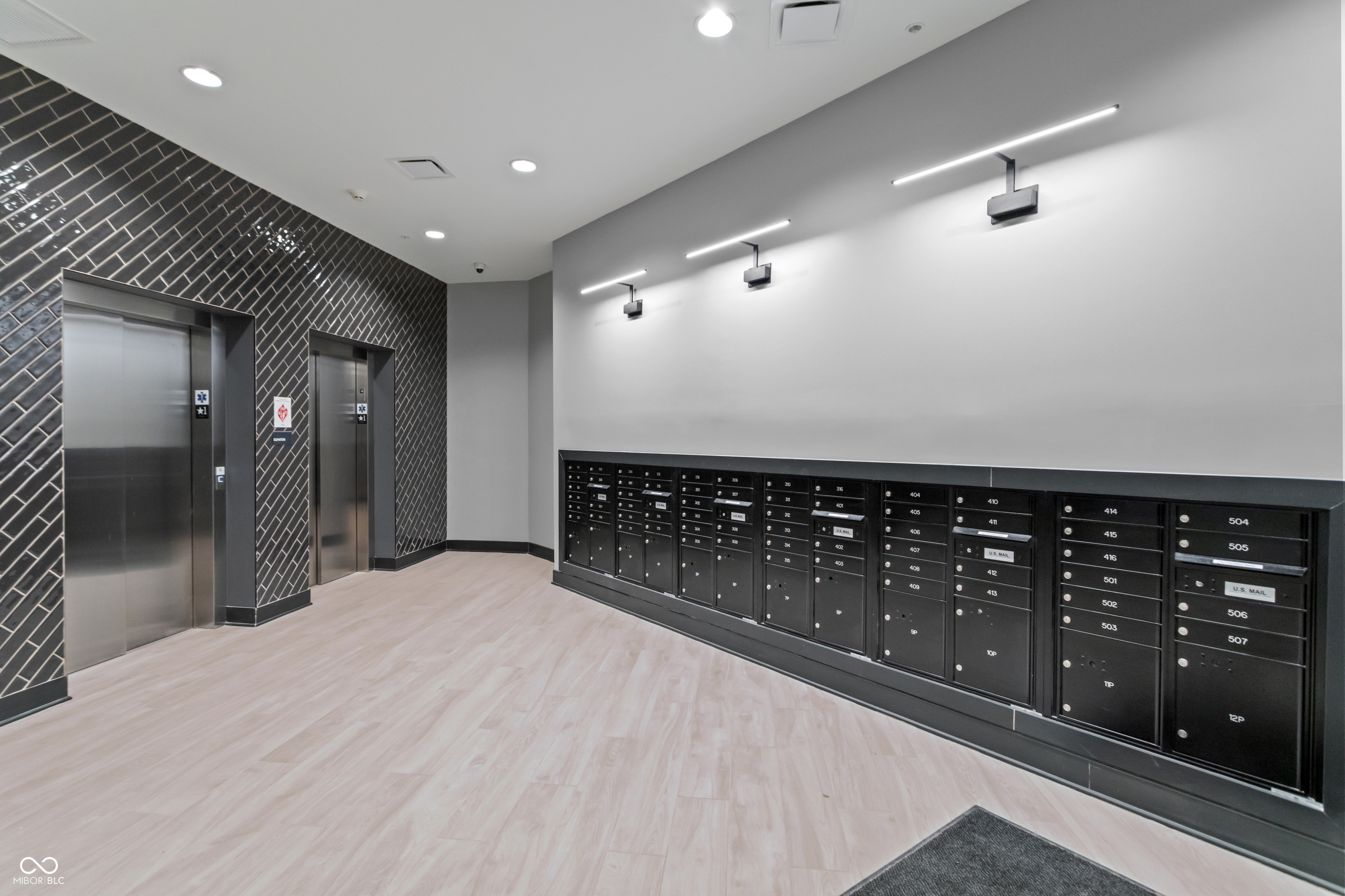 Carmel, Indiana, 46032, United States, 2 Bedrooms Bedrooms, ,3 BathroomsBathrooms,Residential,For Sale,1982806