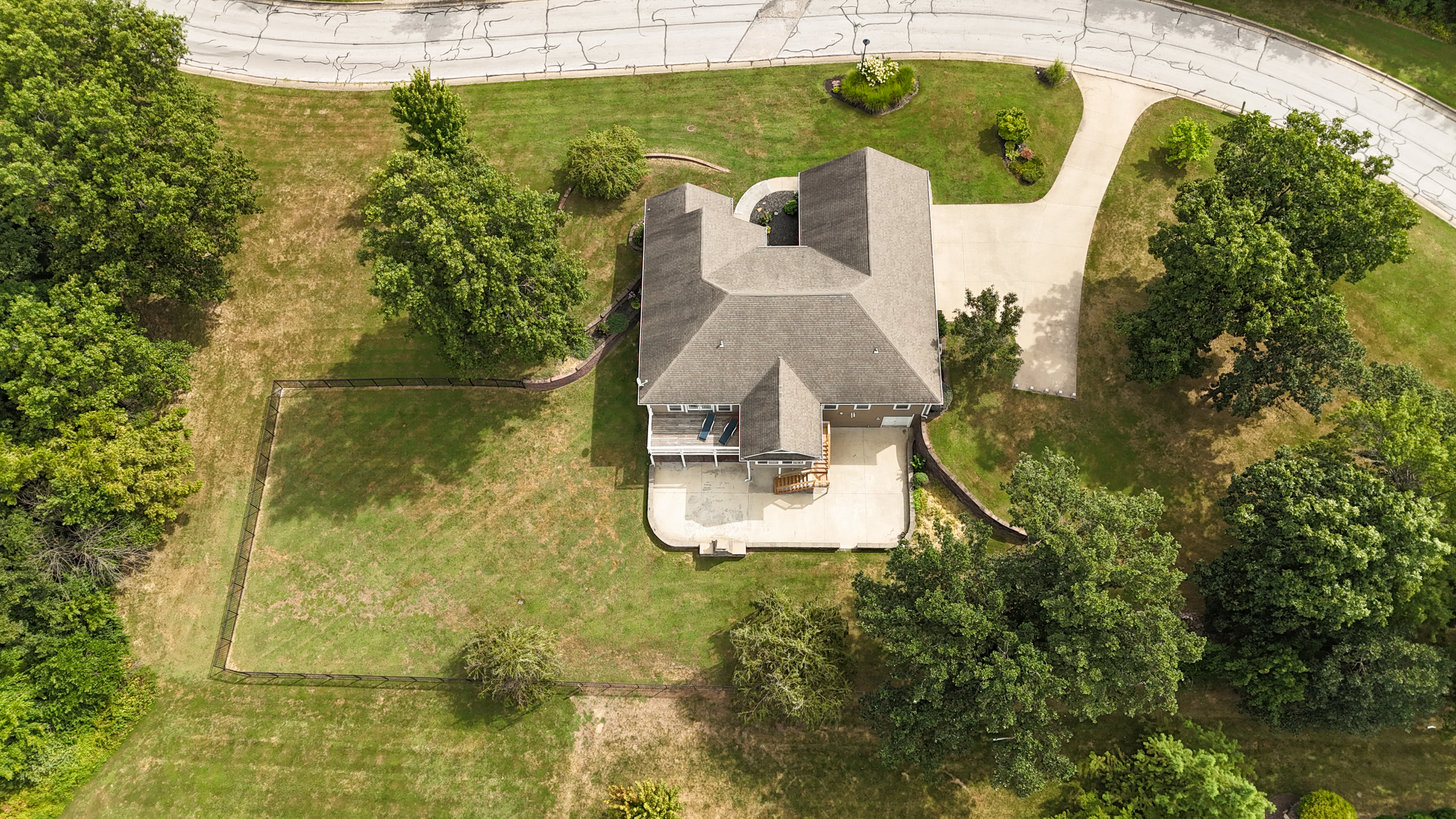 Moberly, Missouri, 65270, United States, 5 Bedrooms Bedrooms, ,Residential,For Sale,1928101