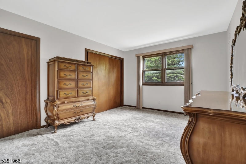 Pequannock Twp., New Jersey, 07444, United States, 3 Bedrooms Bedrooms, ,2 BathroomsBathrooms,Residential,For Sale,1934340