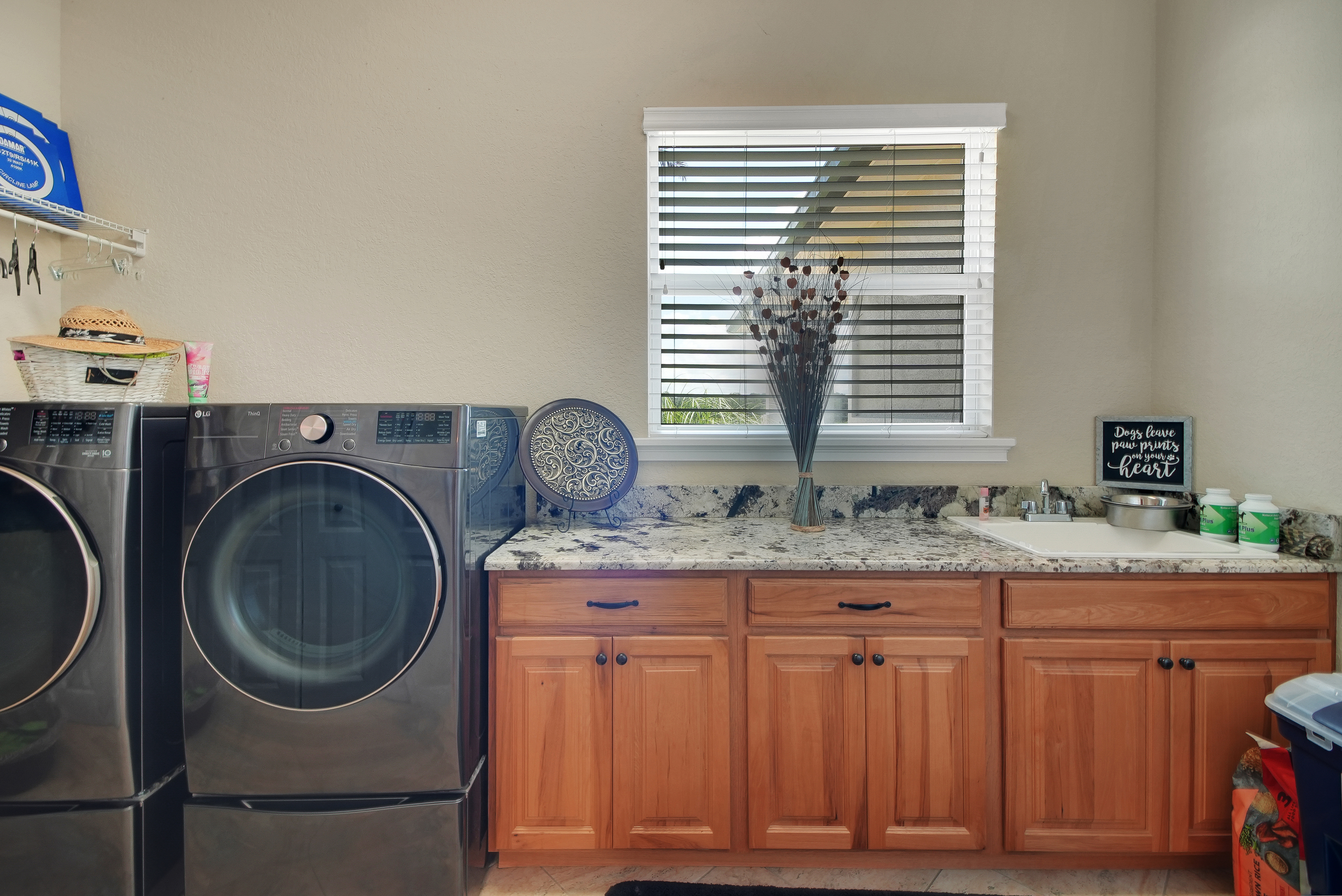 Weirsdale, Florida, 32195, United States, 4 Bedrooms Bedrooms, ,3 BathroomsBathrooms,Residential,For Sale,1900688