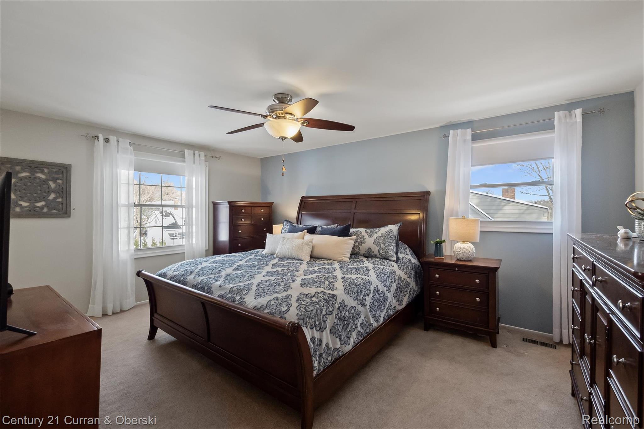 Northville, Michigan, 48167, United States, 5 Bedrooms Bedrooms, ,3 BathroomsBathrooms,Residential,For Sale,2009977