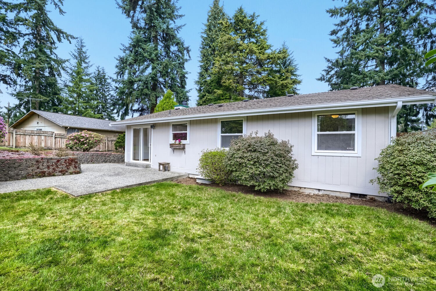 Everett, Washington, 98208, United States, 3 Bedrooms Bedrooms, ,1 BathroomBathrooms,Residential,For Sale,2036475
