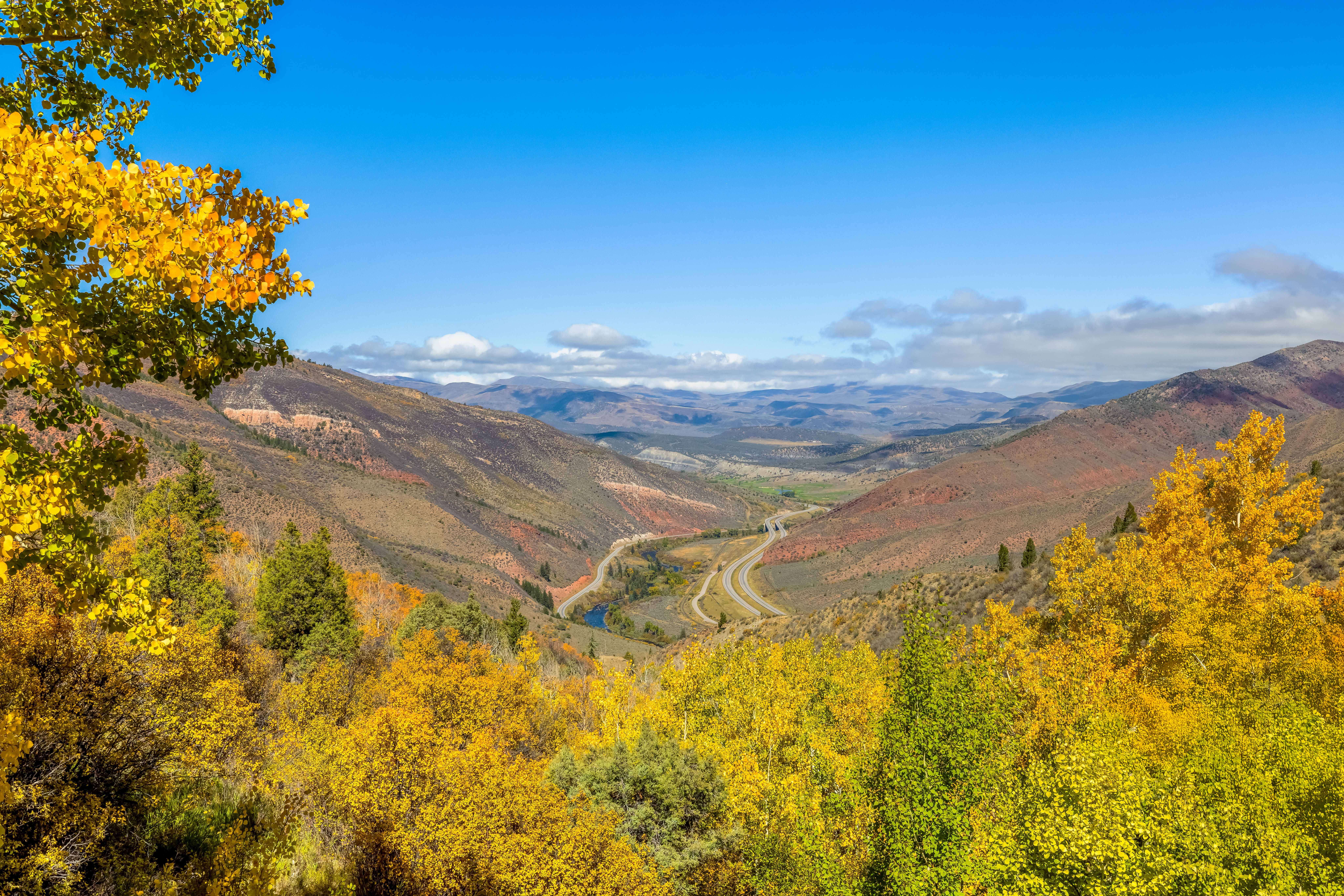  Quiet Cul-de-sac in the Cordillera Divide with Exceptional Views - 物件實景