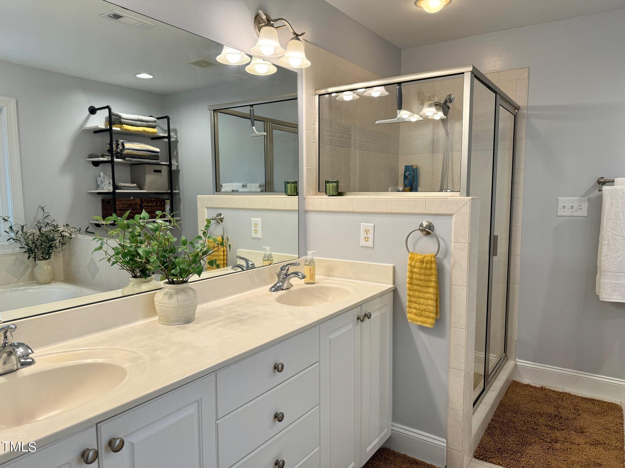 8607 Eagle View Drive, Durham, North Carolina, 27713, United States, 3 Bedrooms Bedrooms, ,3 BathroomsBathrooms,Residential,For Sale,8607 Eagle View Drive,1625950
