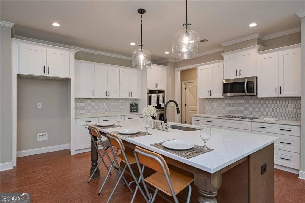 Douglasville, Georgia, 30135, United States, 5 Bedrooms Bedrooms, ,5 BathroomsBathrooms,Residential,For Sale,1876885