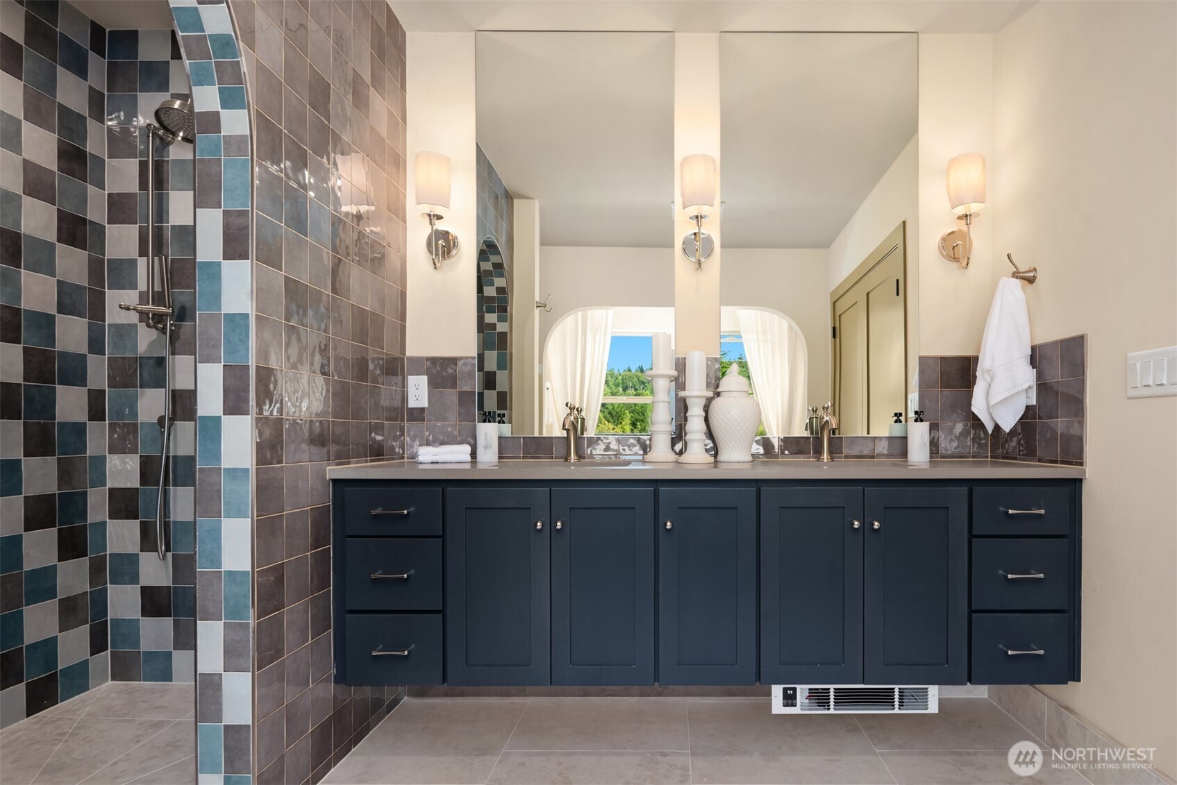 Seattle, Washington, 98106, United States, 4 Bedrooms Bedrooms, ,3 BathroomsBathrooms,Residential,For Sale,1902833