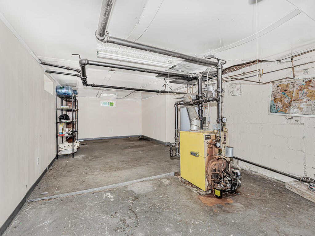 Yonkers, New York, 10710, United States, 5 Bedrooms Bedrooms, ,3 BathroomsBathrooms,Residential,For Sale,1983981