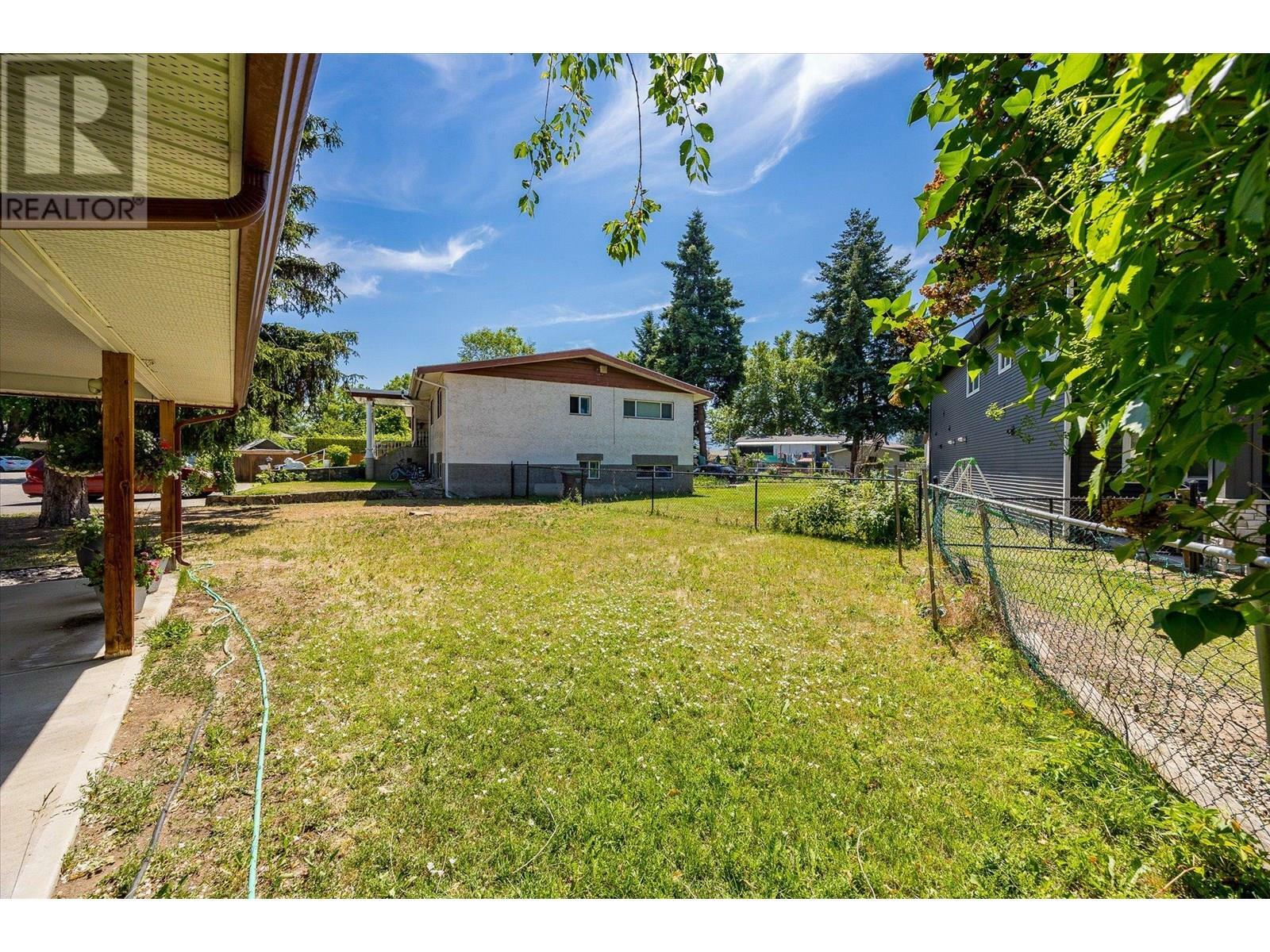 KELOWNA, British Columbia, V1Y 8H7, CA, 3 Bedrooms Bedrooms, ,1 BathroomBathrooms,Residential,For Sale,1961184