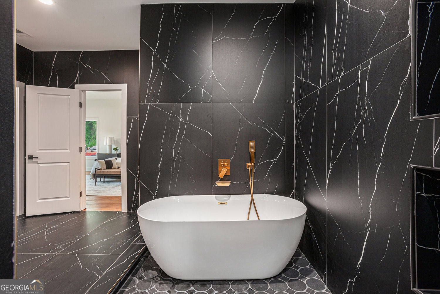 Atlanta, Georgia, 30310, United States, 4 Bedrooms Bedrooms, ,4 BathroomsBathrooms,Residential,For Sale,2006592