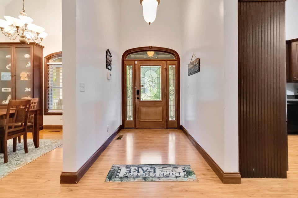 Burnside, Kentucky, 42519, United States, 5 Bedrooms Bedrooms, ,4 BathroomsBathrooms,Residential,For Sale,1978974