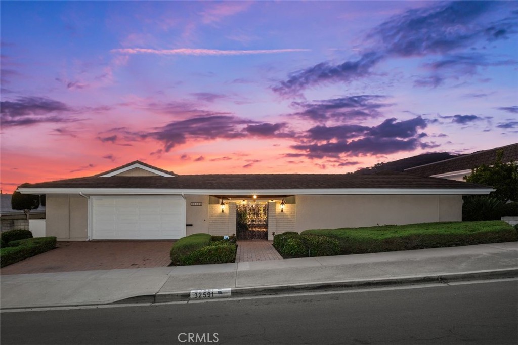 Dana Point, California, 92629, United States, 4 Bedrooms Bedrooms, ,3 BathroomsBathrooms,Residential,For Sale,1926259