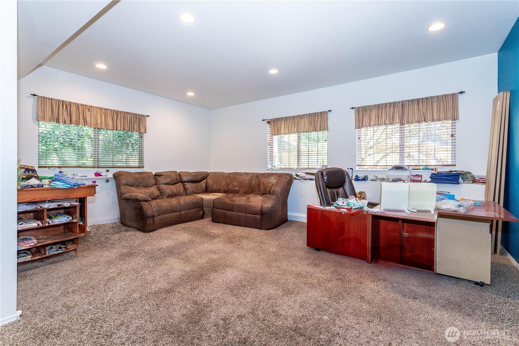 FEDERAL WAY, Washington, 98003, United States, 3 Bedrooms Bedrooms, ,3 BathroomsBathrooms,Residential,For Sale,1874810