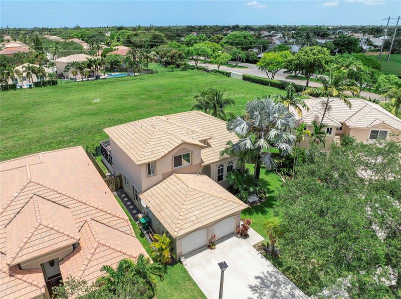 Davie, Florida, 33325, United States, 4 Bedrooms Bedrooms, ,3 BathroomsBathrooms,Residential,For Sale,1837198