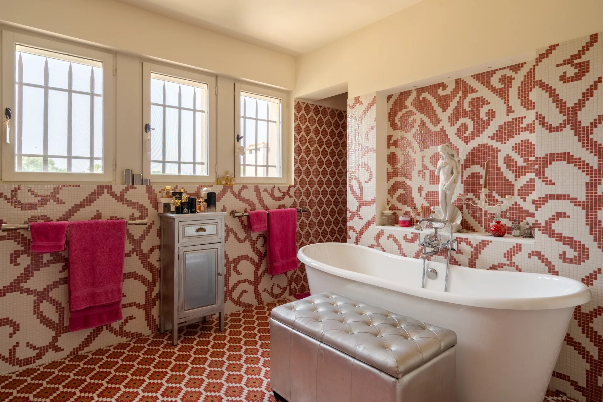 Arles, Provence-Alpes-Côte d’Azur, 13200, FR, ,Residential,For Sale,1987892