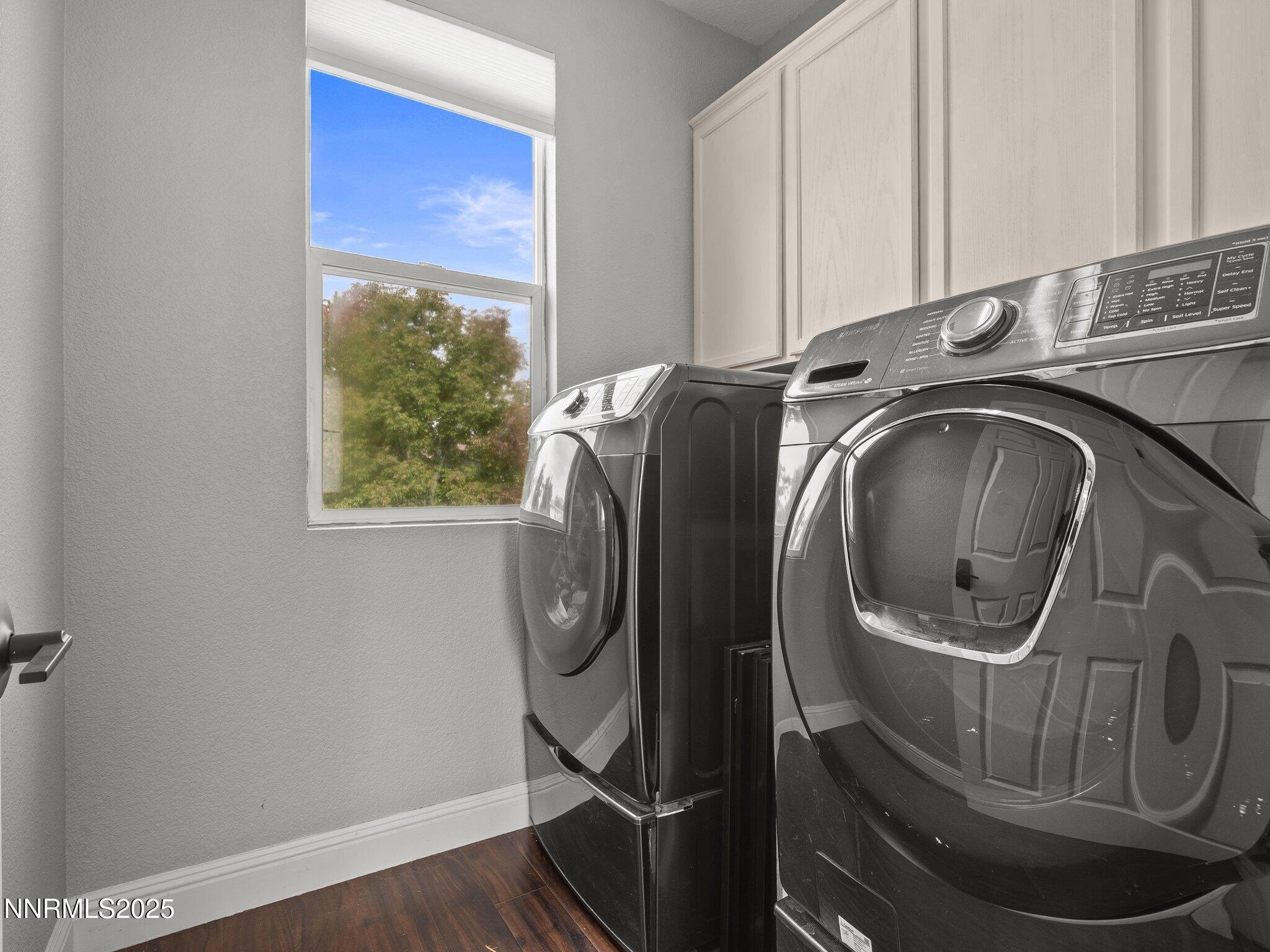 Sparks, Nevada, 89436, United States, 4 Bedrooms Bedrooms, ,3 BathroomsBathrooms,Residential,For Sale,1948184