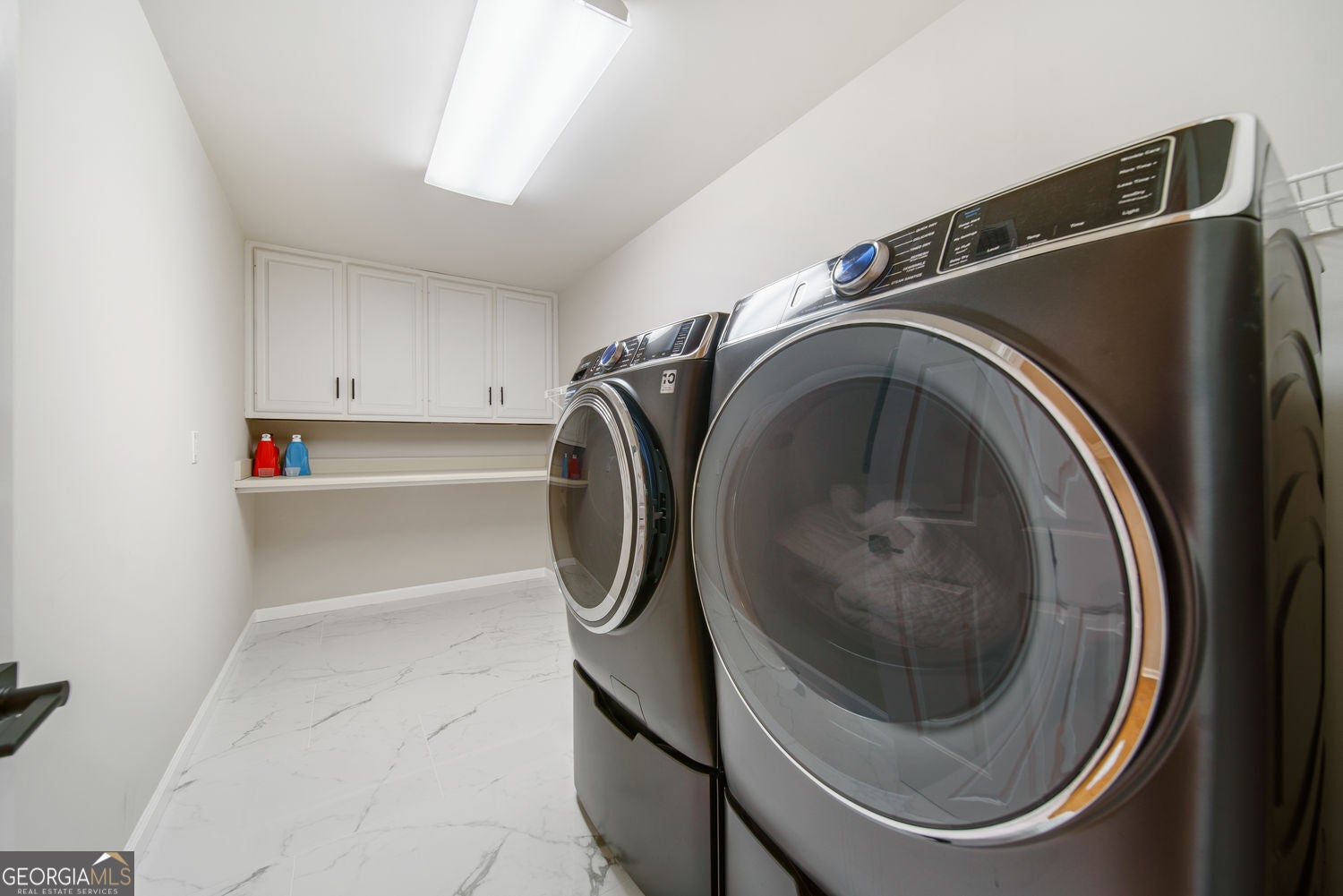 Atlanta, Georgia, 30350, United States, 8 Bedrooms Bedrooms, ,6 BathroomsBathrooms,Residential,For Sale,1992514