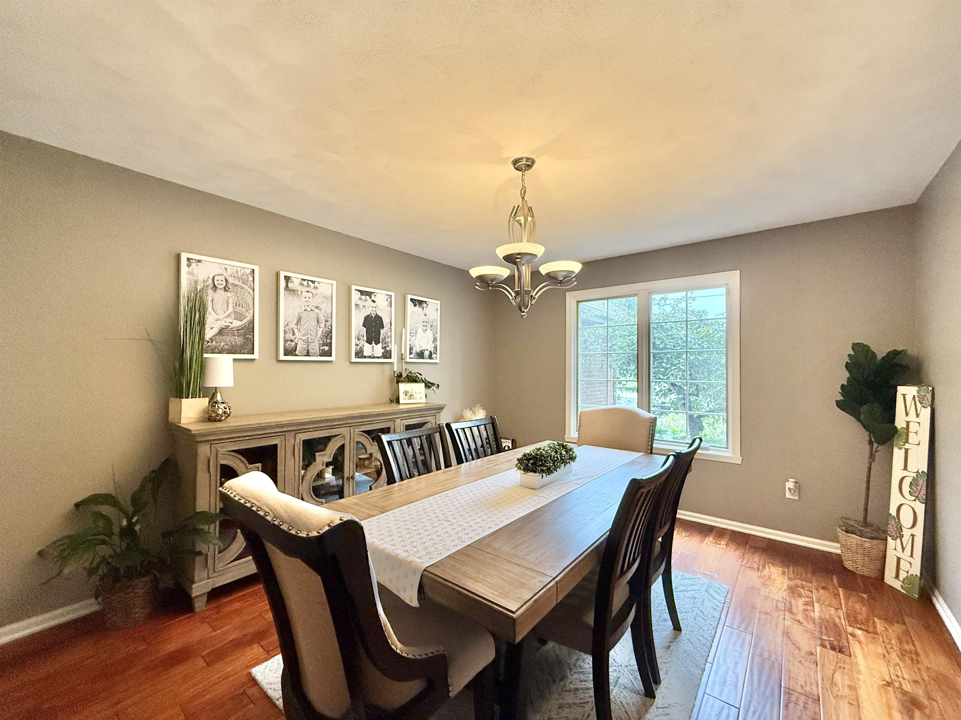 South Beloit, Illinois, 61080, United States, 4 Bedrooms Bedrooms, ,3 BathroomsBathrooms,Residential,For Sale,1984178