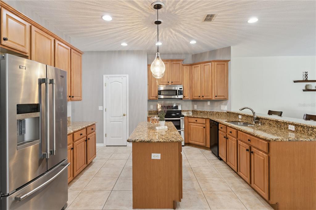 Apopka, Florida, 32712, United States, 5 Bedrooms Bedrooms, ,3 BathroomsBathrooms,Residential,For Sale,2003317