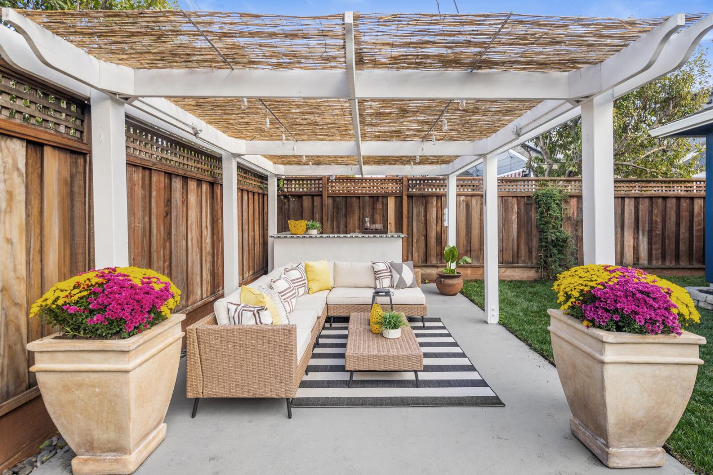 San Mateo, California, 94402, United States, 3 Bedrooms Bedrooms, ,2 BathroomsBathrooms,Residential,For Sale,1987583