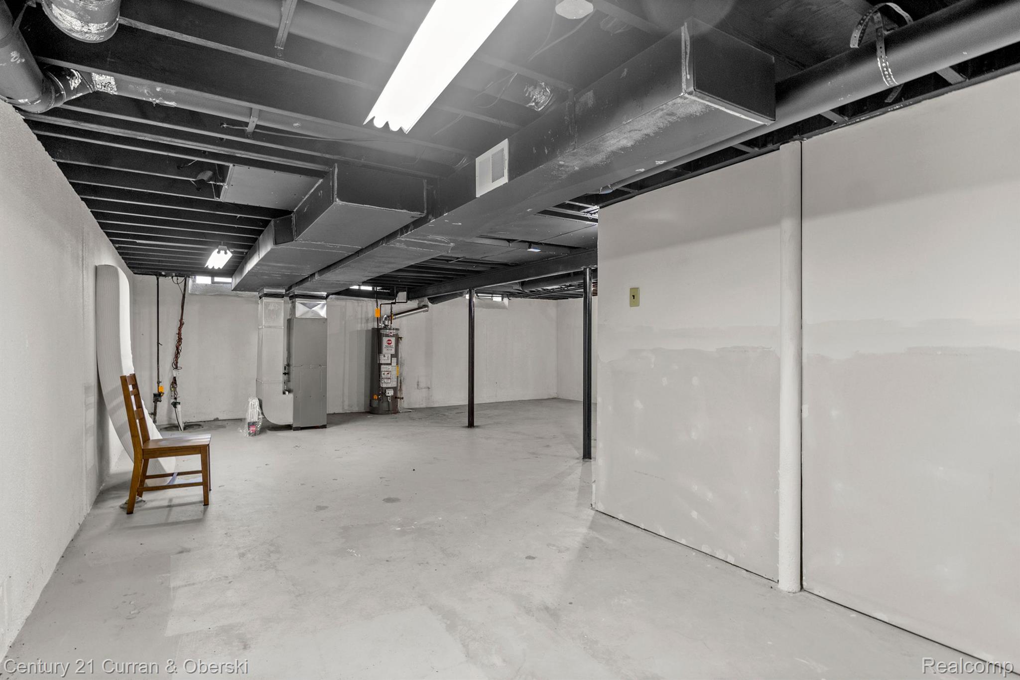 West Bloomfield Charter Township, Michigan, 48322, United States, 4 Bedrooms Bedrooms, ,3 BathroomsBathrooms,Residential,For Sale,1977559