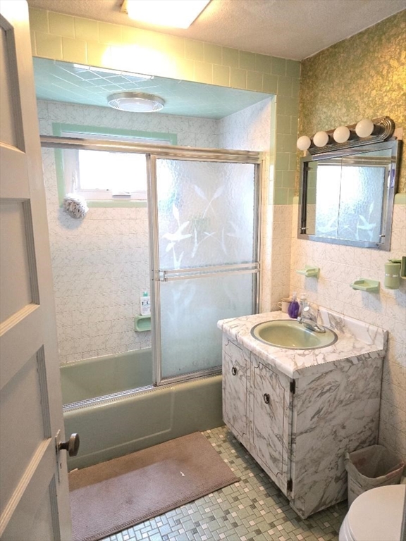 Somerville, Massachusetts, 02144, United States, 5 Bedrooms Bedrooms, ,2 BathroomsBathrooms,Residential,For Sale,1881743