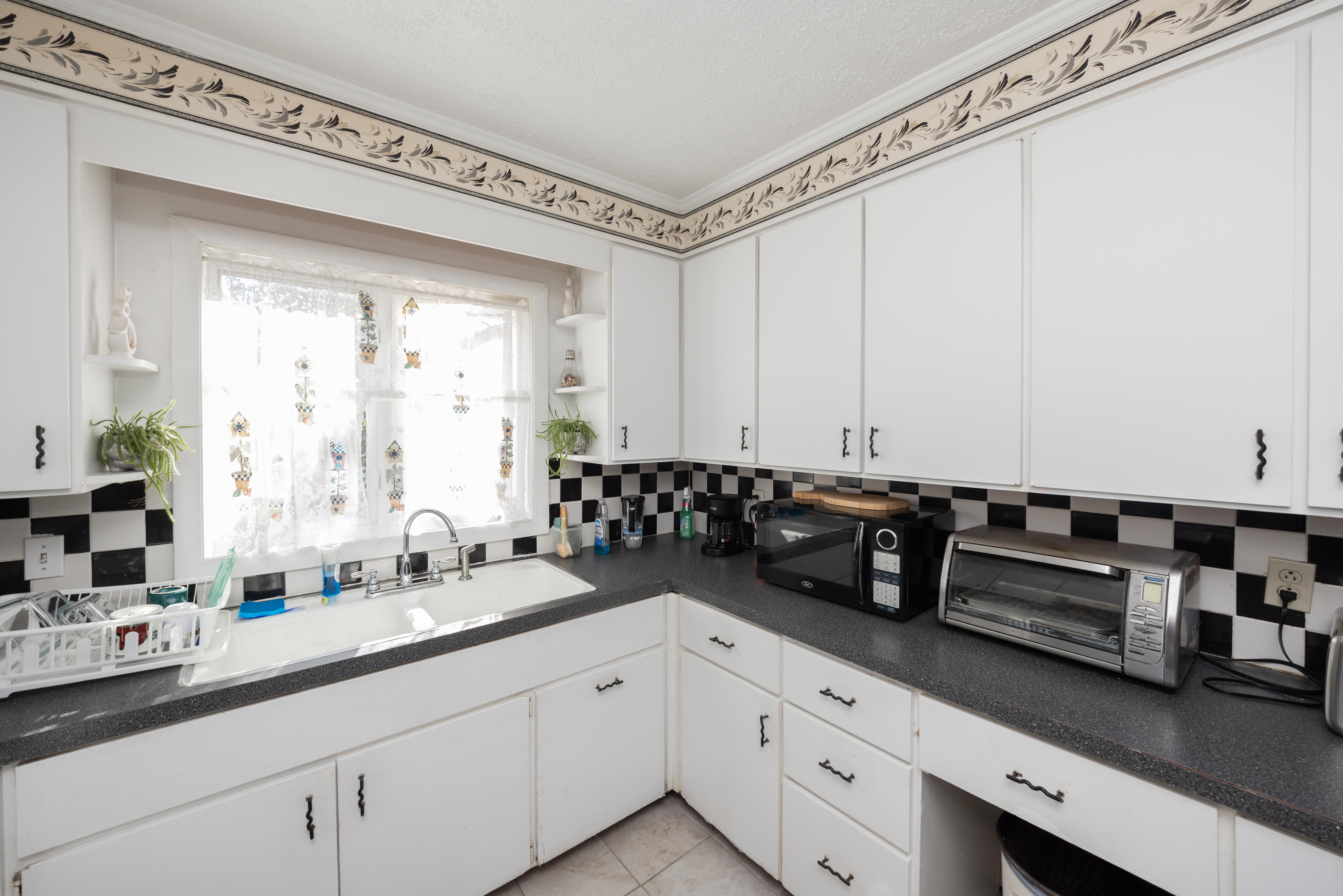 Chelsea, Massachusetts, 02150, United States, 5 Bedrooms Bedrooms, ,2 BathroomsBathrooms,Residential,For Sale,1983279