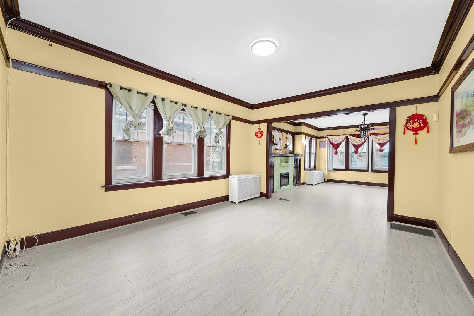 Chicago, Illinois, 60630, United States, 8 Bedrooms Bedrooms, ,3 BathroomsBathrooms,Residential,For Sale,1892523