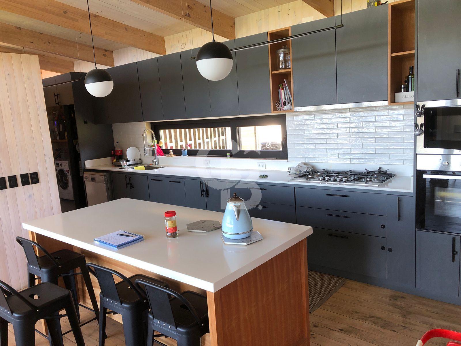 Puerto Varas, Chile, 4 Bedrooms Bedrooms, ,4 BathroomsBathrooms,Residential,For Sale,1993034