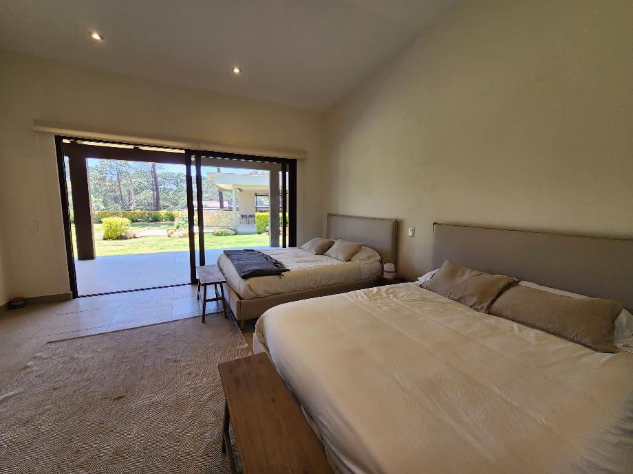 Valle de Bravo, Estado de México, 51200, Mexico, 4 Bedrooms Bedrooms, ,5 BathroomsBathrooms,Residential,For Sale,1917962