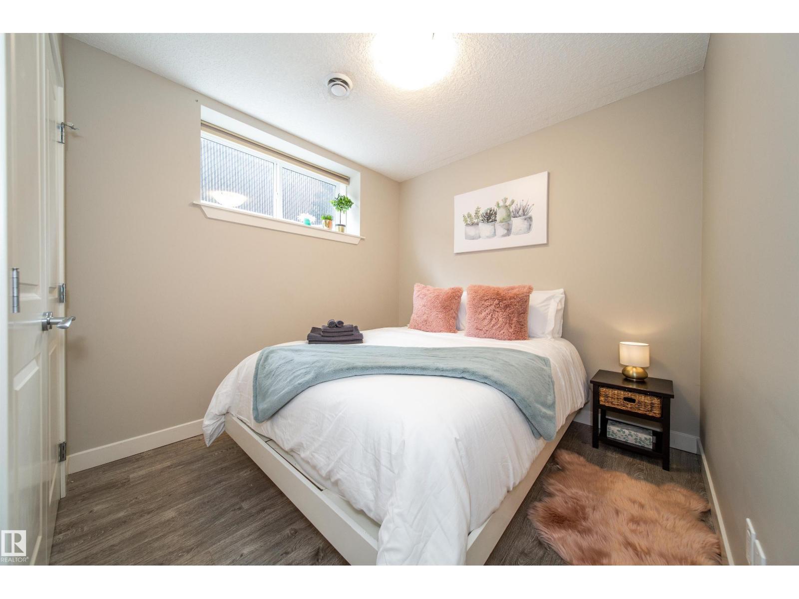 EDMONTON, Alberta, T5R 1N1, CA, 5 Bedrooms Bedrooms, ,3 BathroomsBathrooms,Residential,For Sale,1913571