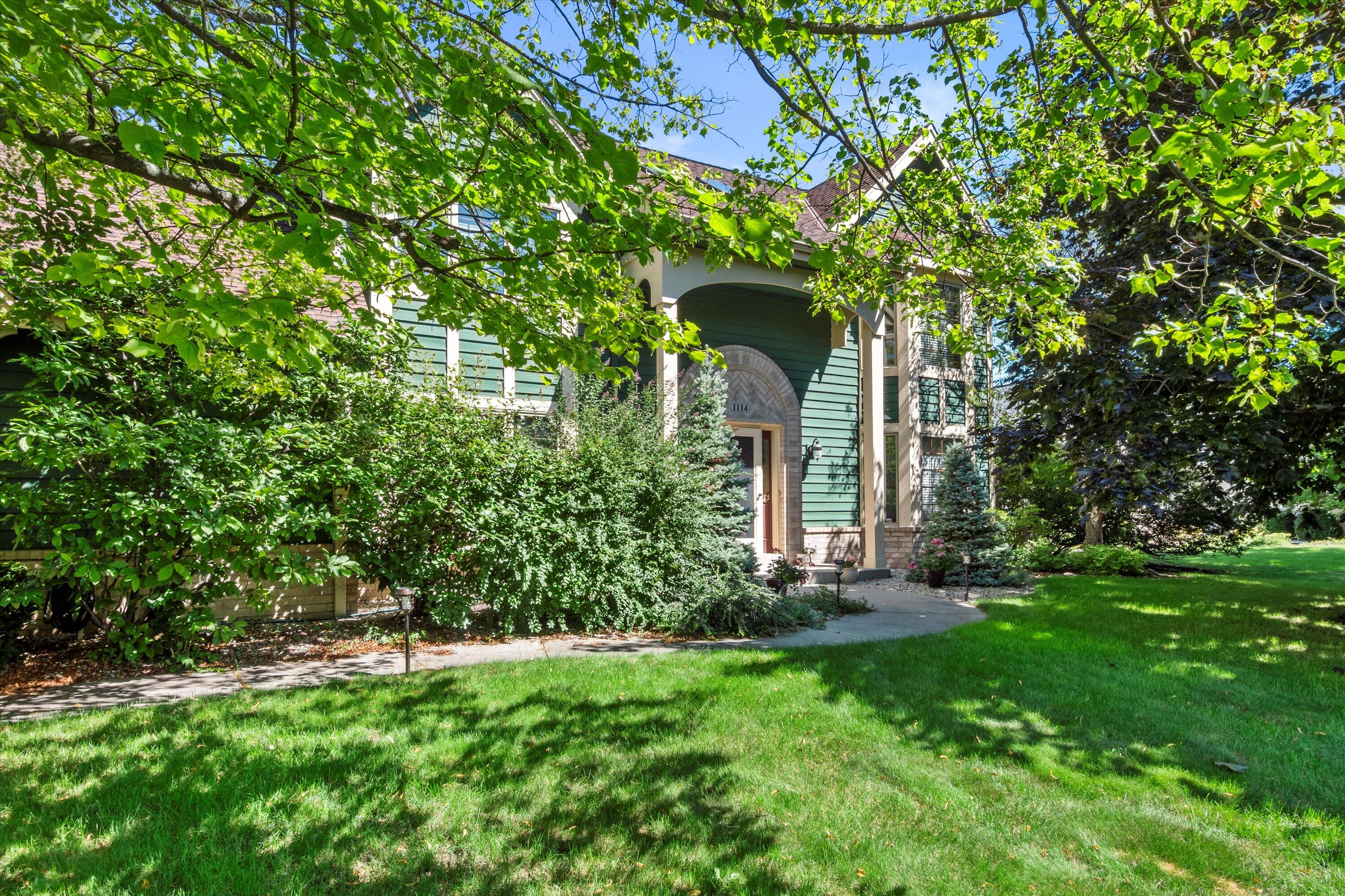 Caledonia, Wisconsin, 53402, United States, 3 Bedrooms Bedrooms, ,3 BathroomsBathrooms,Residential,For Sale,1987324