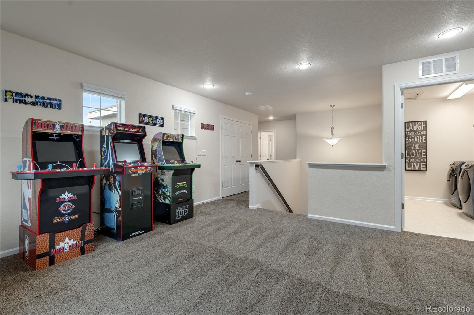 Castle Rock, Colorado, 80108, United States, 4 Bedrooms Bedrooms, ,3 BathroomsBathrooms,Residential,For Sale,1906915