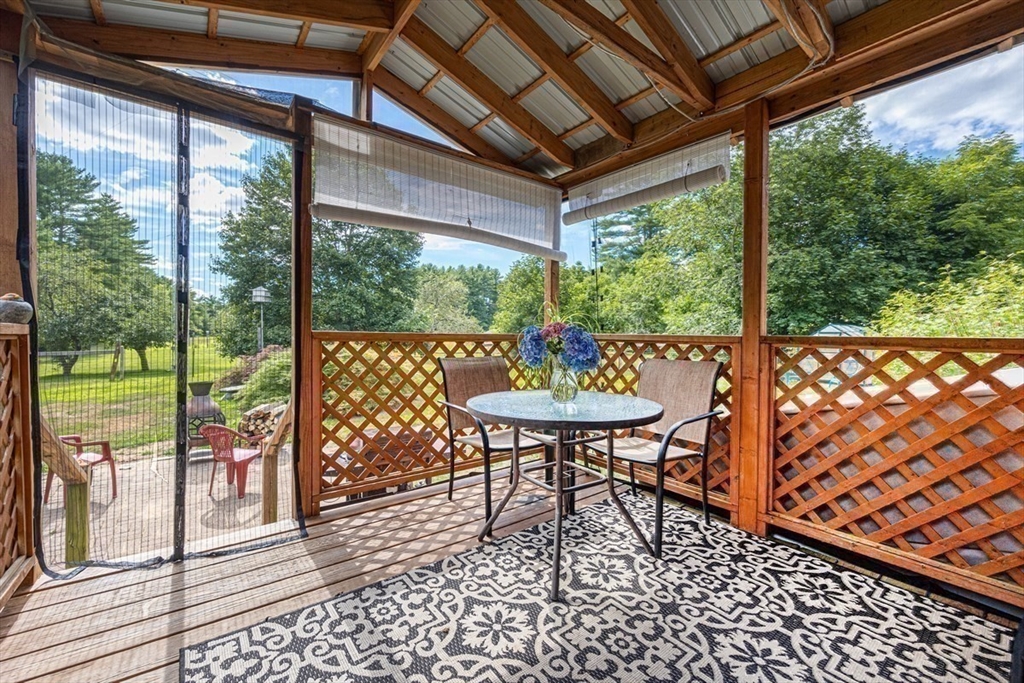 Rochester, Massachusetts, 02770, United States, 3 Bedrooms Bedrooms, ,2 BathroomsBathrooms,Residential,For Sale,1902514