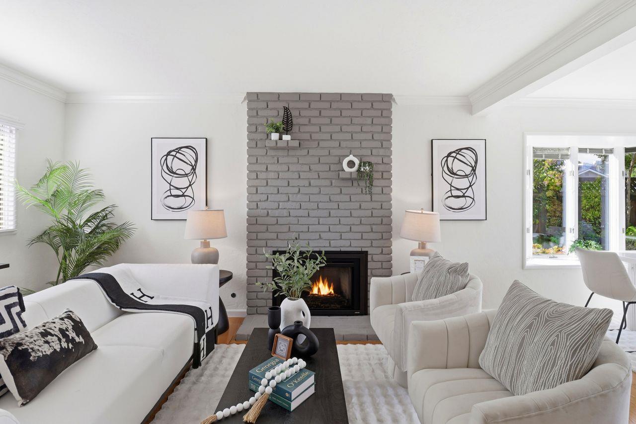 Belmont, California, 94002, United States, 3 Bedrooms Bedrooms, ,1 BathroomBathrooms,Residential,For Sale,1989201