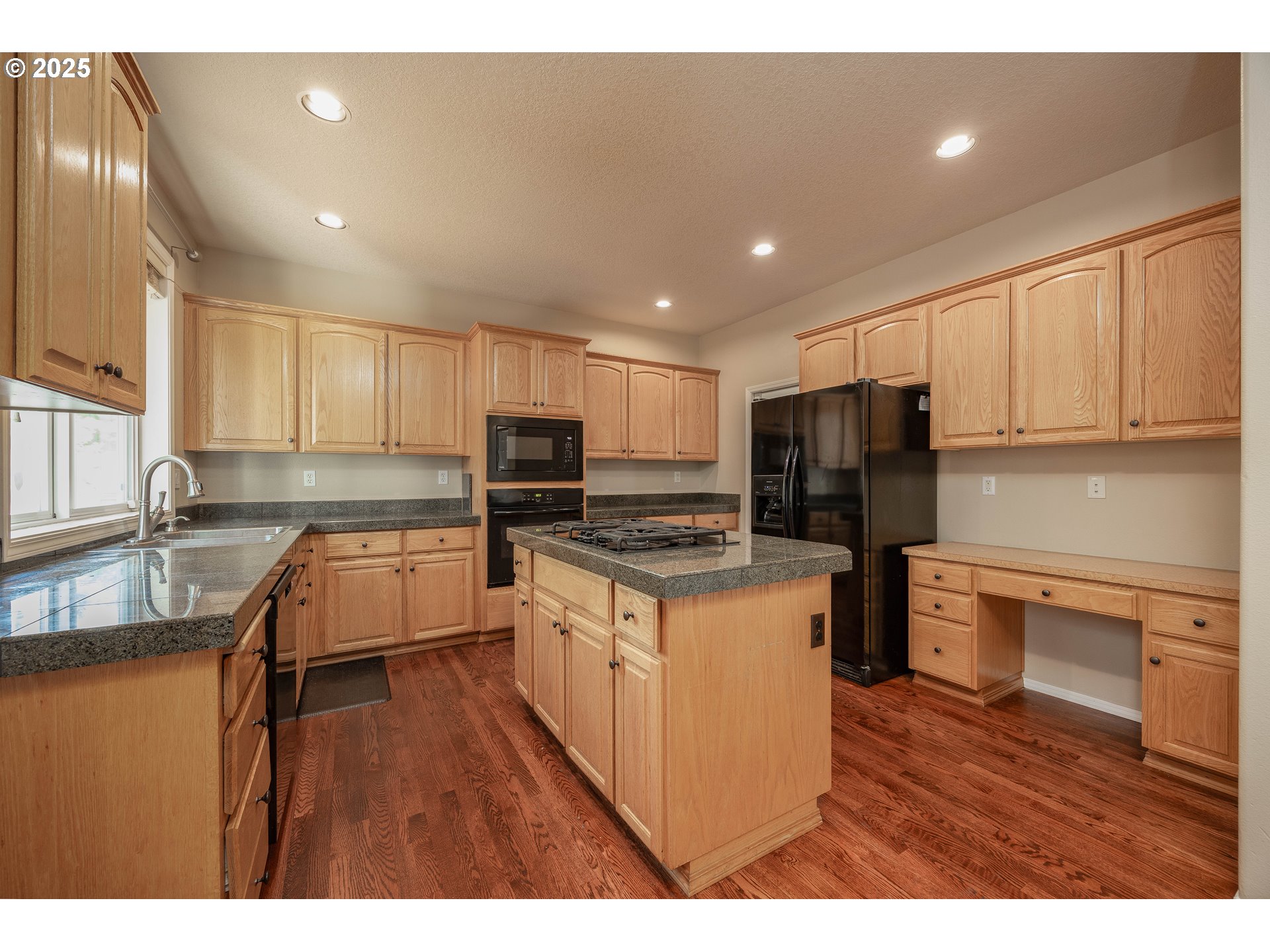 Portland, Oregon, 97229, United States, 4 Bedrooms Bedrooms, ,2 BathroomsBathrooms,Residential,For Sale,1877425