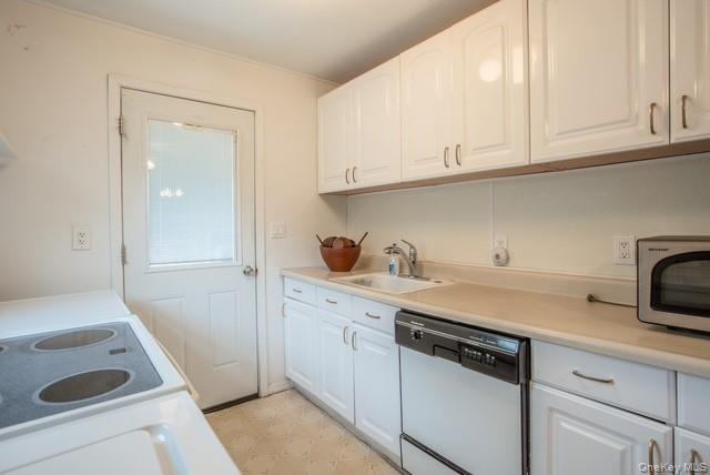 Smithtown, New York, 11787, United States, 3 Bedrooms Bedrooms, ,3 BathroomsBathrooms,Residential,For Sale,1992128