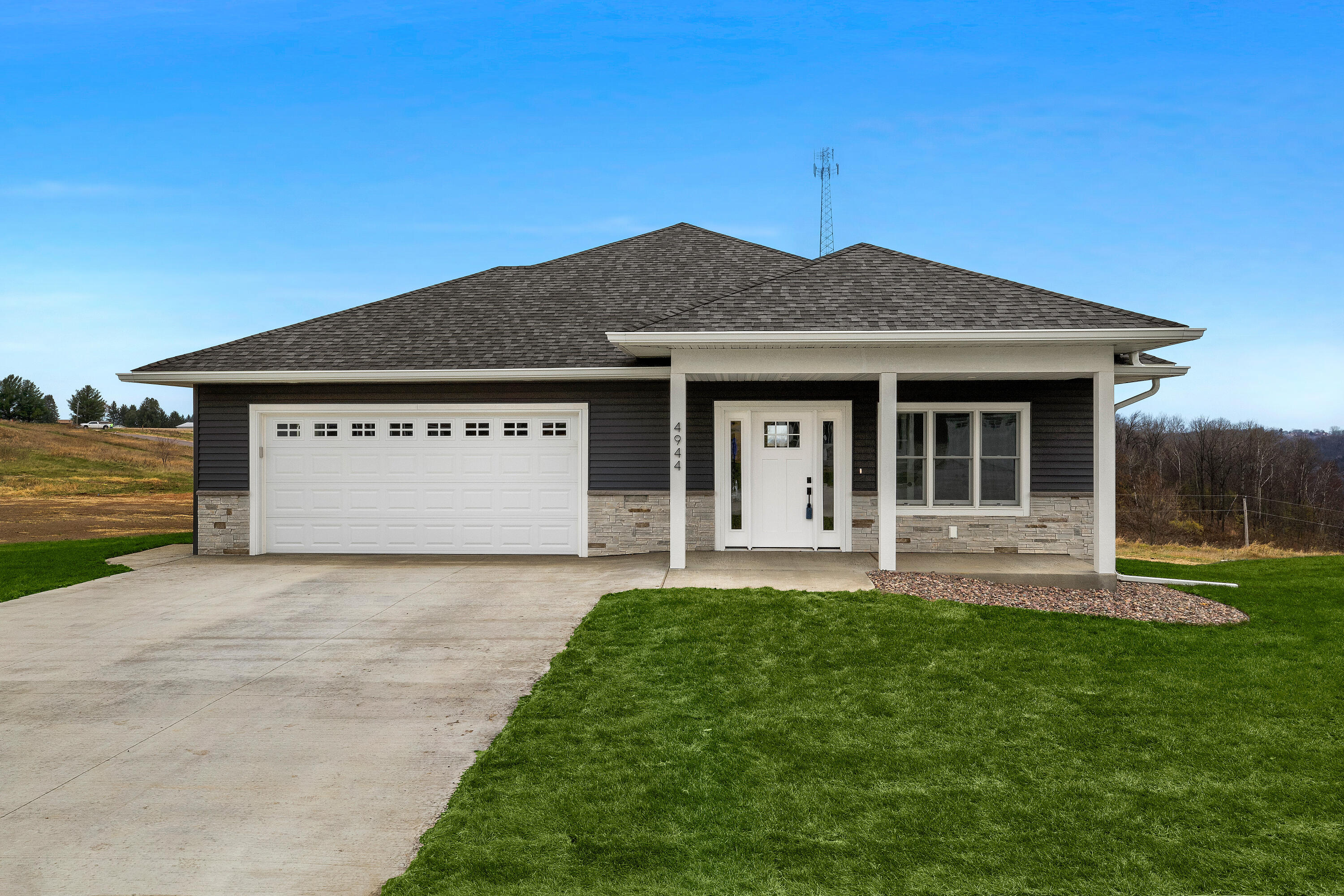 W4946 Battlestone Station Rd, La Crosse, Wisconsin, 54601, United States, 3 Bedrooms Bedrooms, ,3 BathroomsBathrooms,Residential,For Sale,W4946 Battlestone Station Rd,1669294