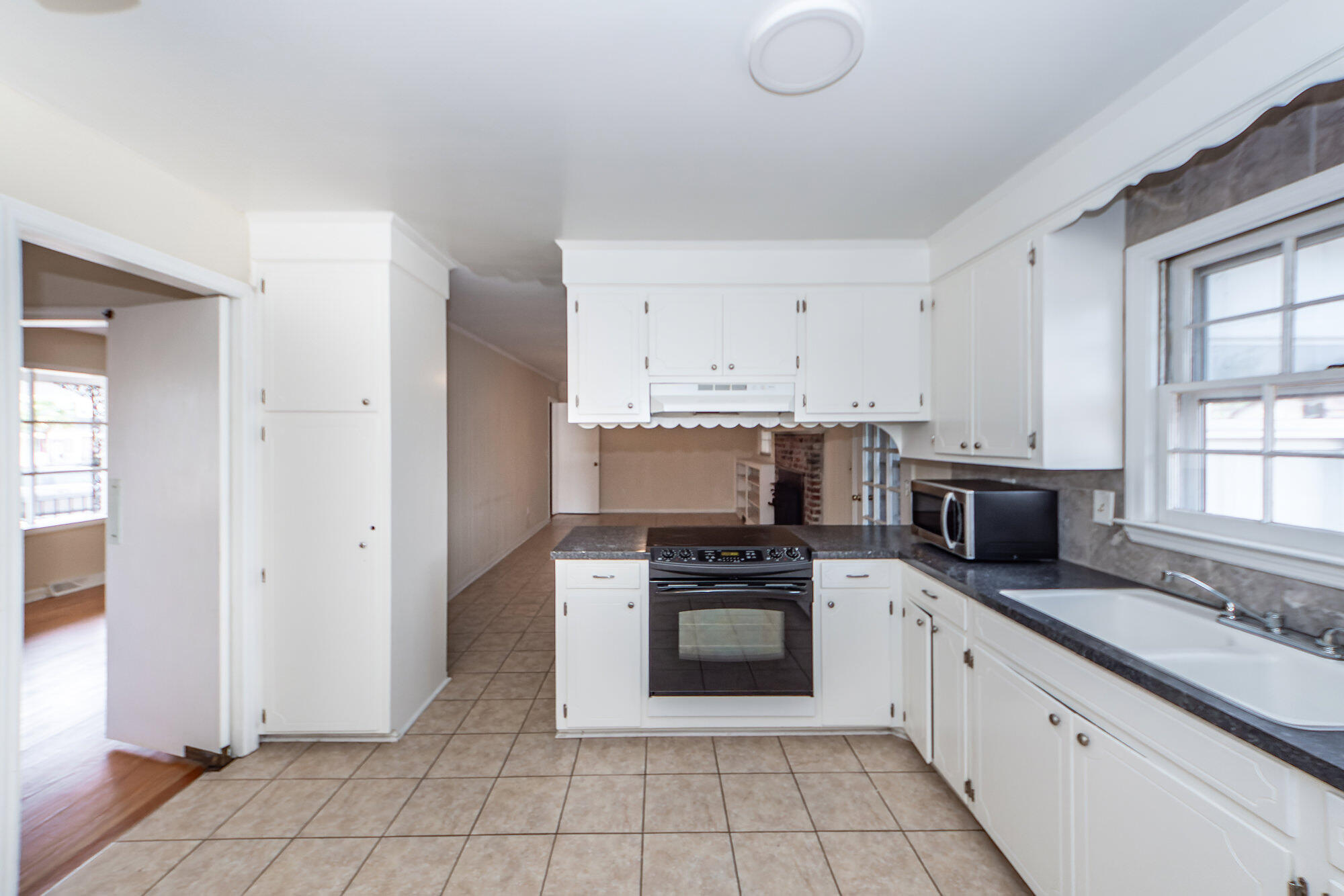 Charleston, South Carolina, 29407, United States, 3 Bedrooms Bedrooms, ,2 BathroomsBathrooms,Residential,For Sale,1738959