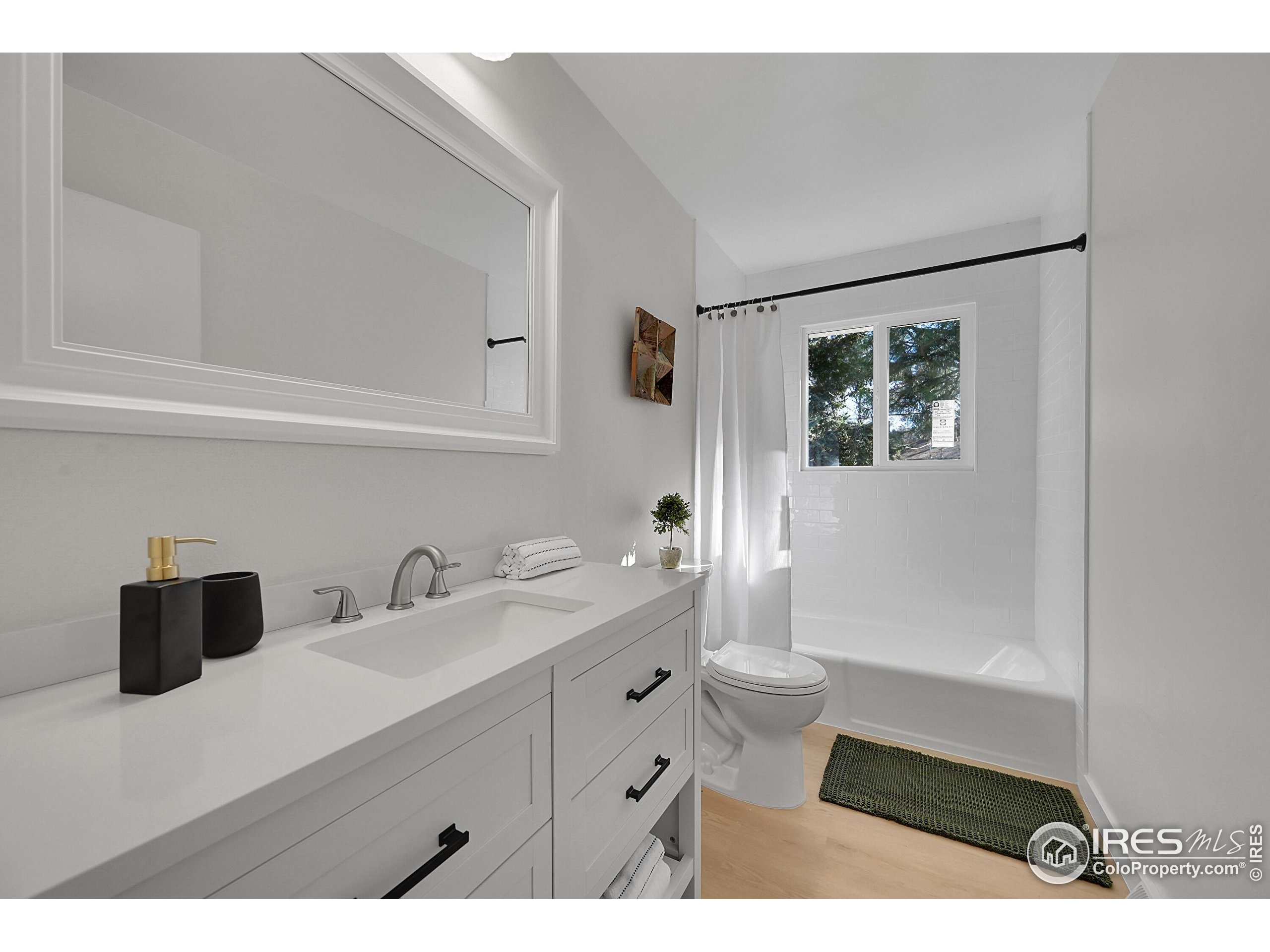 Boulder, Colorado, 80305, United States, 4 Bedrooms Bedrooms, ,2 BathroomsBathrooms,Residential,For Sale,1989611