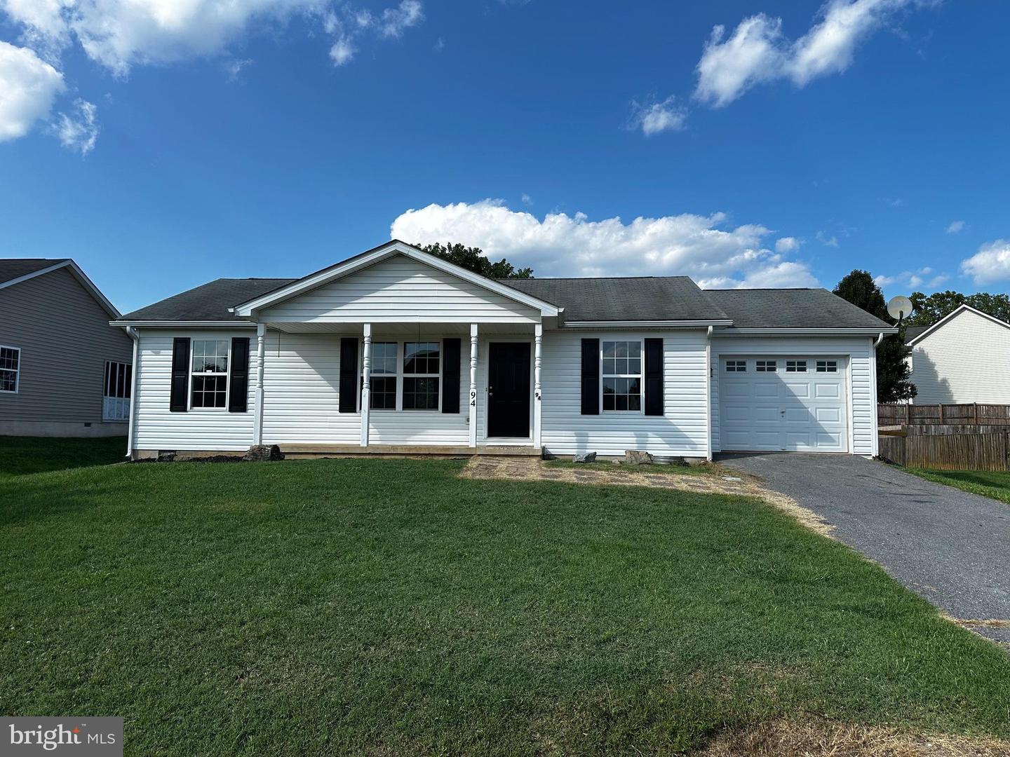 Escalade Ln, Martinsburg, WV 25403