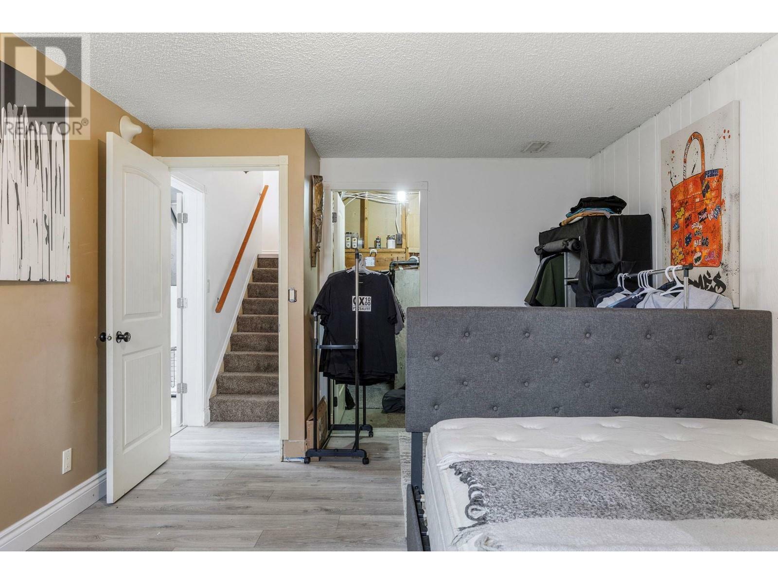 WEST KELOWNA, British Columbia, V1Z 1Z4, CA, 5 Bedrooms Bedrooms, ,1 BathroomBathrooms,Residential,For Sale,1836903
