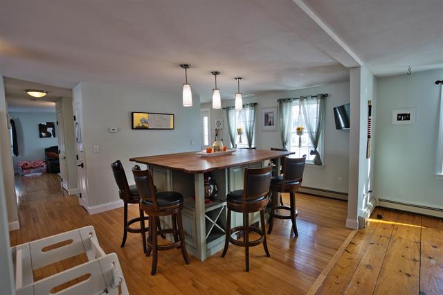 Manchester, New Hampshire, 03109, United States, 3 Bedrooms Bedrooms, ,2 BathroomsBathrooms,Residential,For Sale,2015323