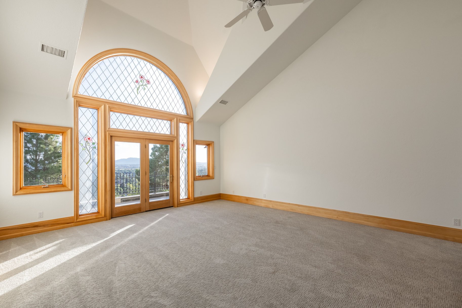  European Estate with Huge Views of the Valley - 物件實景