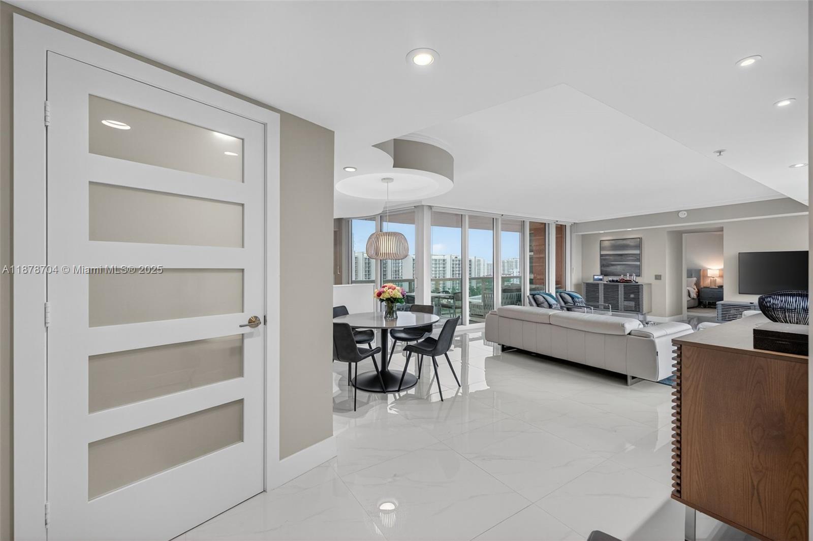 Aventura, Florida, 33180, United States, 2 Bedrooms Bedrooms, ,3 BathroomsBathrooms,Residential,For Sale,1947982