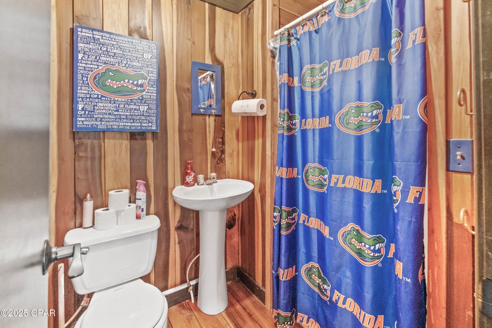 Malone, Florida, 32445, United States, 3 Bedrooms Bedrooms, ,3 BathroomsBathrooms,Residential,For Sale,1974883