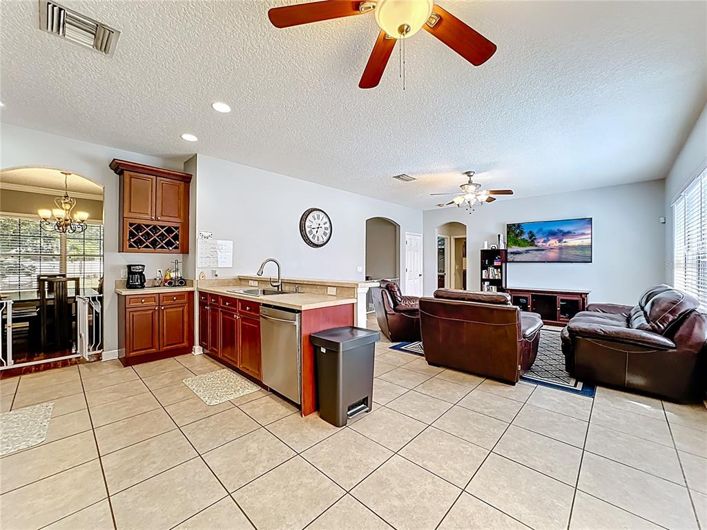 Oviedo, Florida, 32765, United States, 5 Bedrooms Bedrooms, ,3 BathroomsBathrooms,Residential,For Sale,1903894