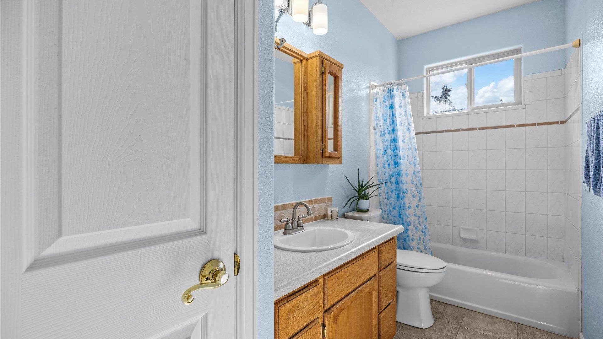 Grand Junction, Colorado, 81507, United States, 3 Bedrooms Bedrooms, ,2 BathroomsBathrooms,Residential,For Sale,1940996