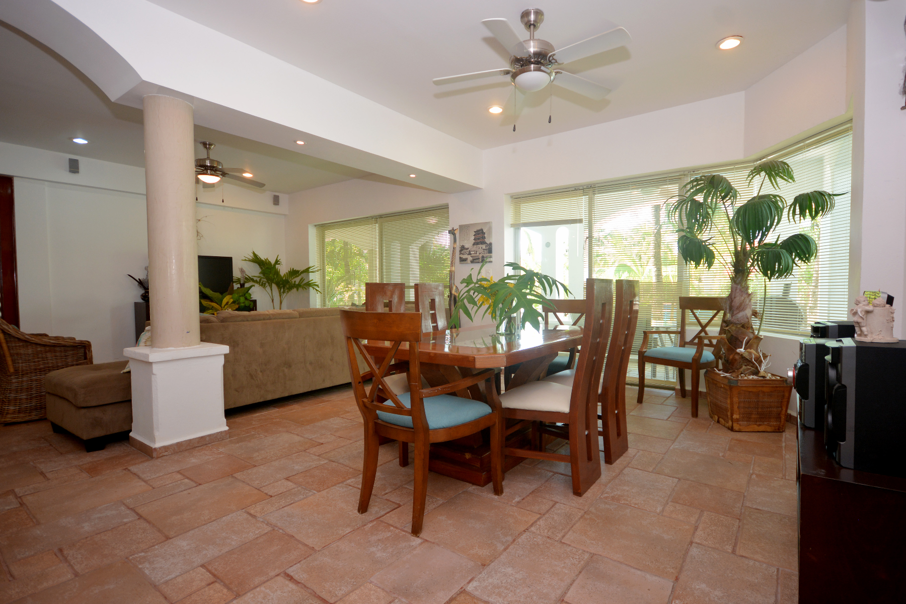  DUPLEX 6 BEDROOM HOME NEAR THE BEACH - 物件實景